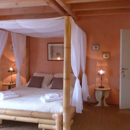 Bout De Cote Bed & Breakfast 3*