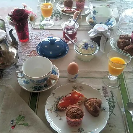 Bout De Cote Bed & Breakfast 3*