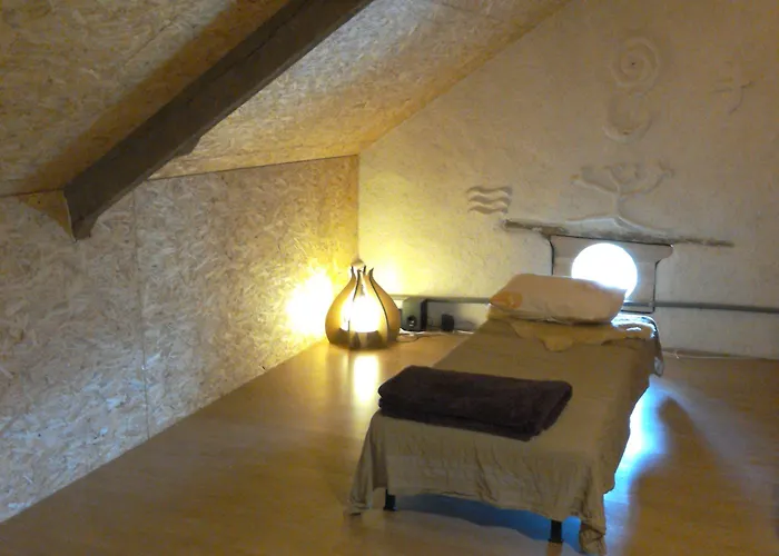 Bout De Cote Bed & Breakfast 3*