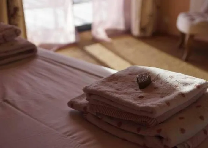 Bout De Cote Bed & Breakfast Lacam-dʼOurcet