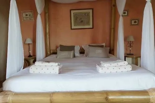 Bed & Breakfast Bout De Cote 3*