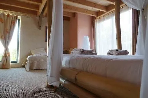Bed & Breakfast Bout De Cote 3*